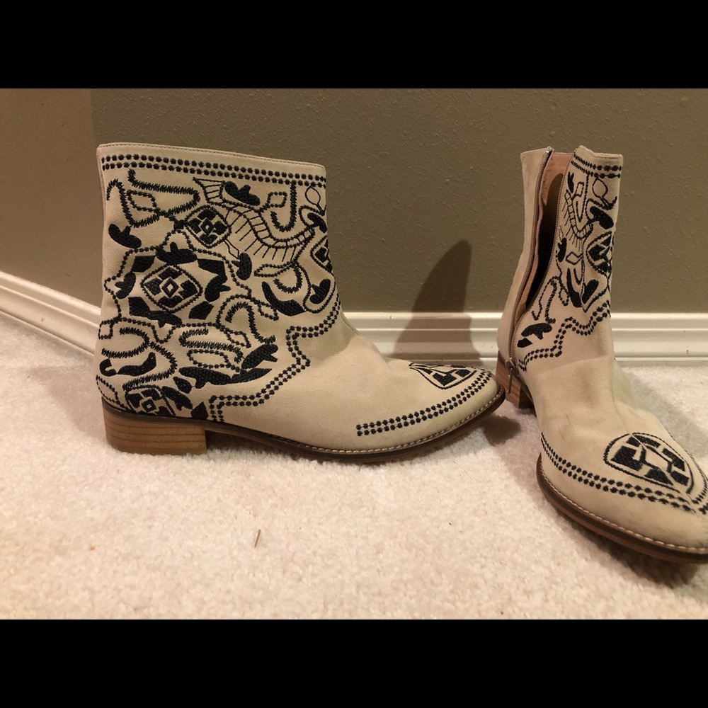 Plomo Embroidered Nubuck Boots